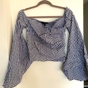 Black & white checkered crop top with wide sleeves